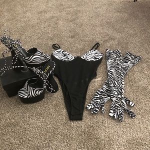 Amazing Zebra Costume Set